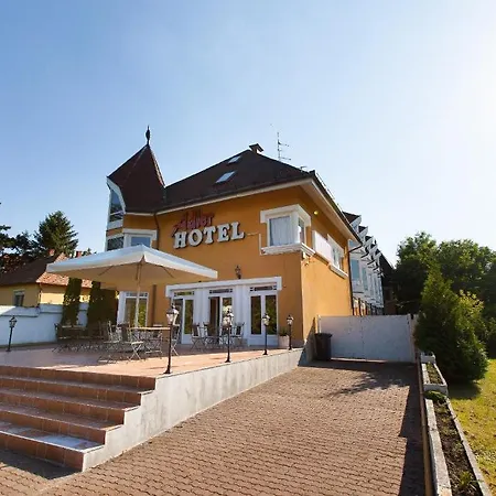 Adler 3* Siófok